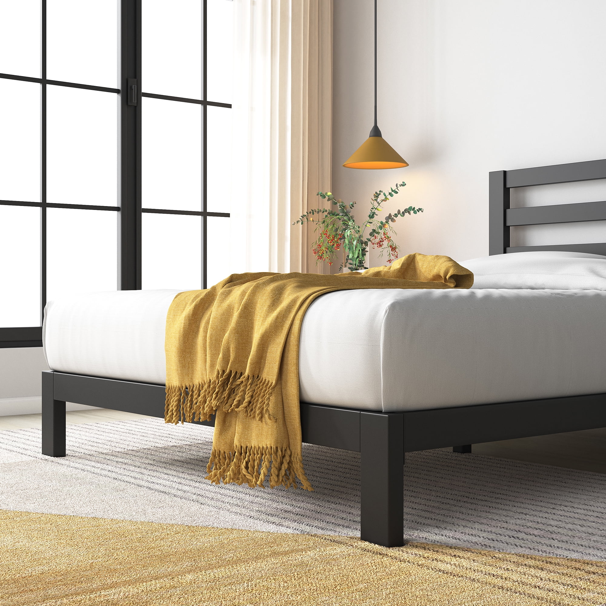 Zinus Arnav 10 White Metal Platform Bed Frame, Queen