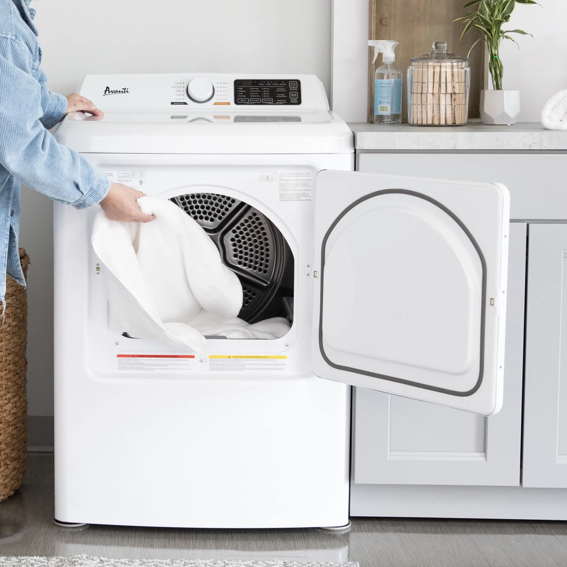 Avanti Front Load Gas Vented Clothes Dryer, 7.0 Cu. ft. Capacity, Height: 42.1 in., in White (SGD70D0WG)