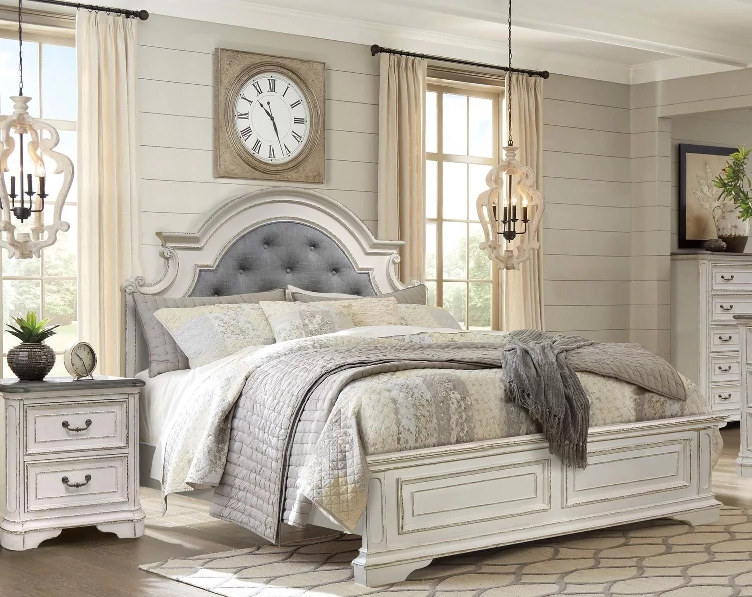 Country Distressed Whitewash Tufted King Bed McFerran B738 Classic