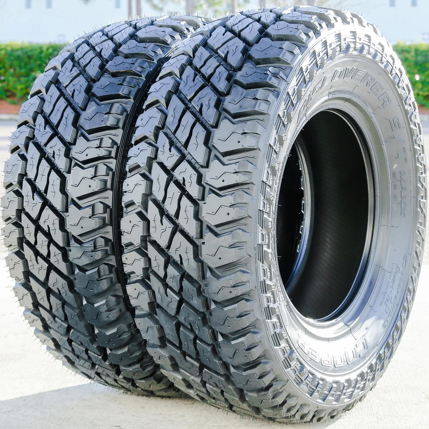 Cooper Discoverer S/T Maxx 265/65R17 120 Q Tire