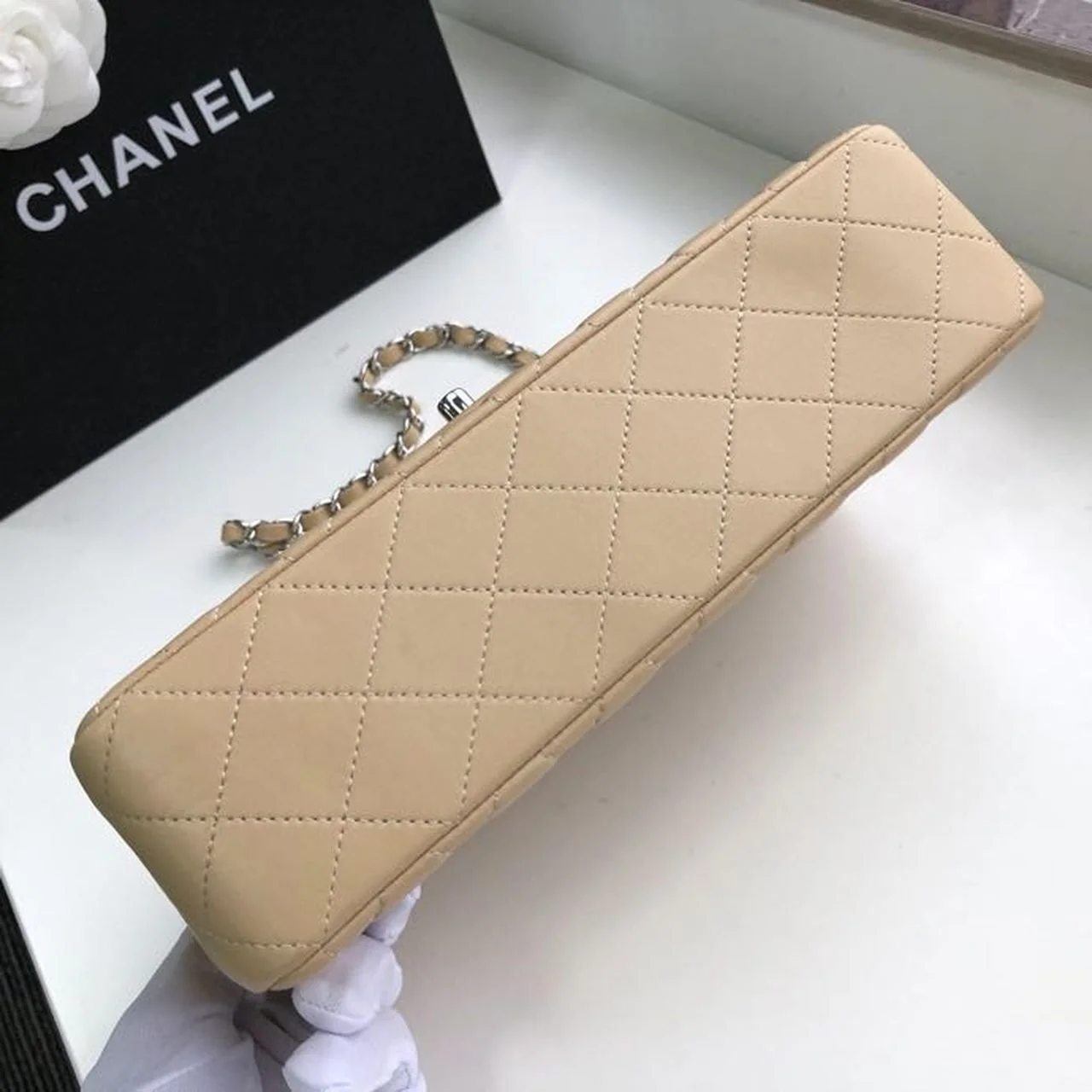 Chanel Classic Handbag Silver Hardware BeigeFor Women, Women&rsquo;s Bags, Shoulder And Crossbody Bags 10.2in/26cm A01112