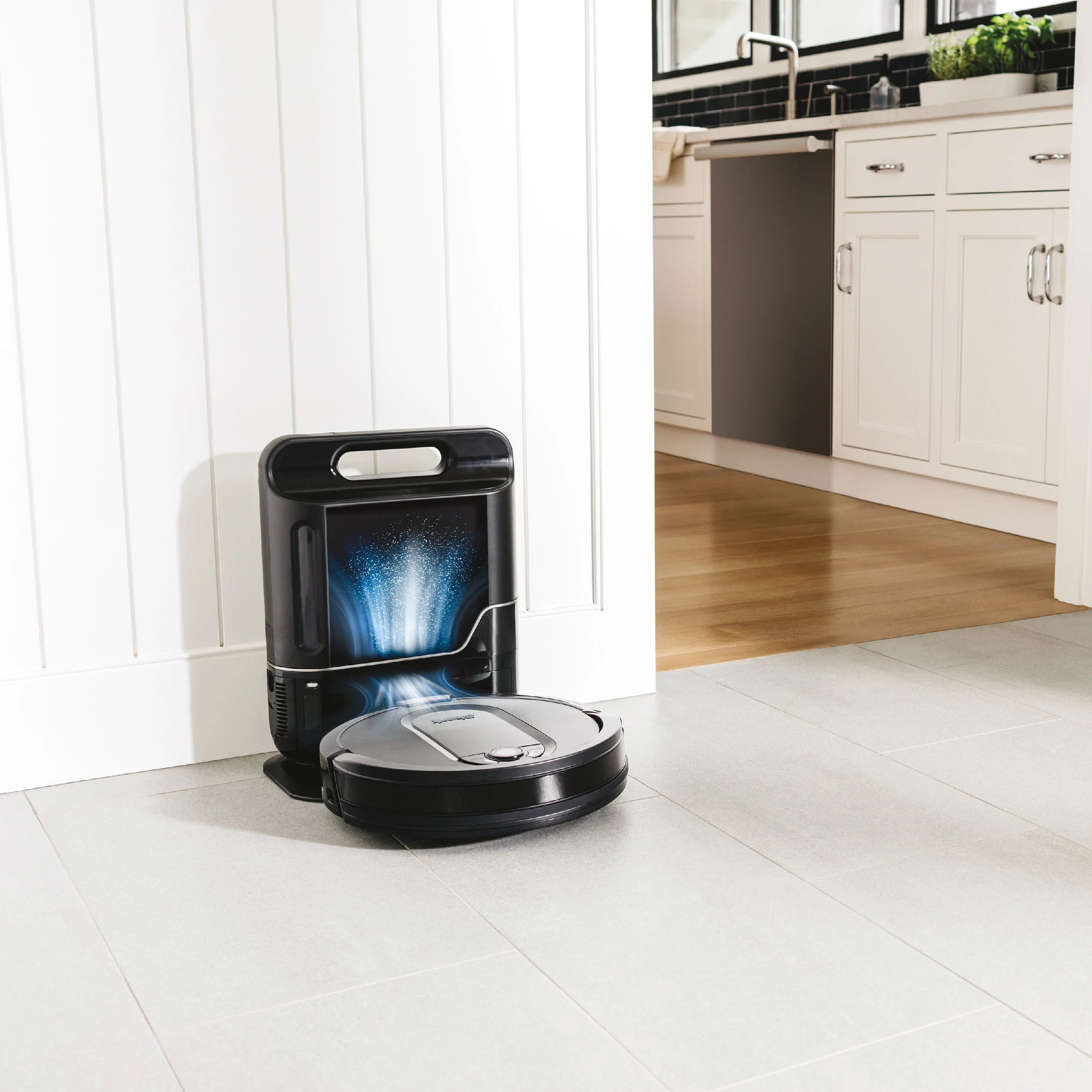 Shark IQ Intelligent Wifi Robot Vacuum Cleaner w/ Self Empty Charger Base, Black