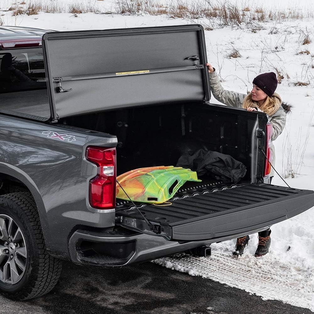 Gator ETX Soft Tri-Fold Truck Bed Tonneau Cover | 59701 | Fits 2020 - 2022 Jeep Gladiator (JT) w/o track rail 5' Bed (60")