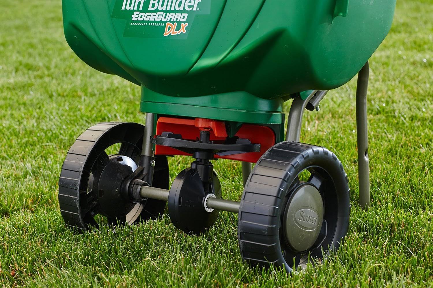 Scotts Turf Builder Pro EdgeGuard Deluxe Broadcast Spreader