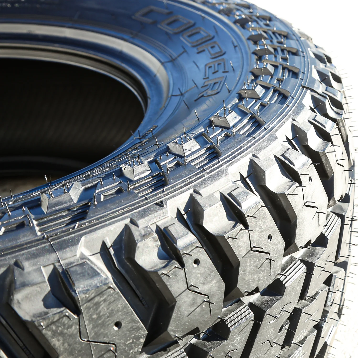Cooper Discoverer S/T Maxx 265/65R17 120 Q Tire
