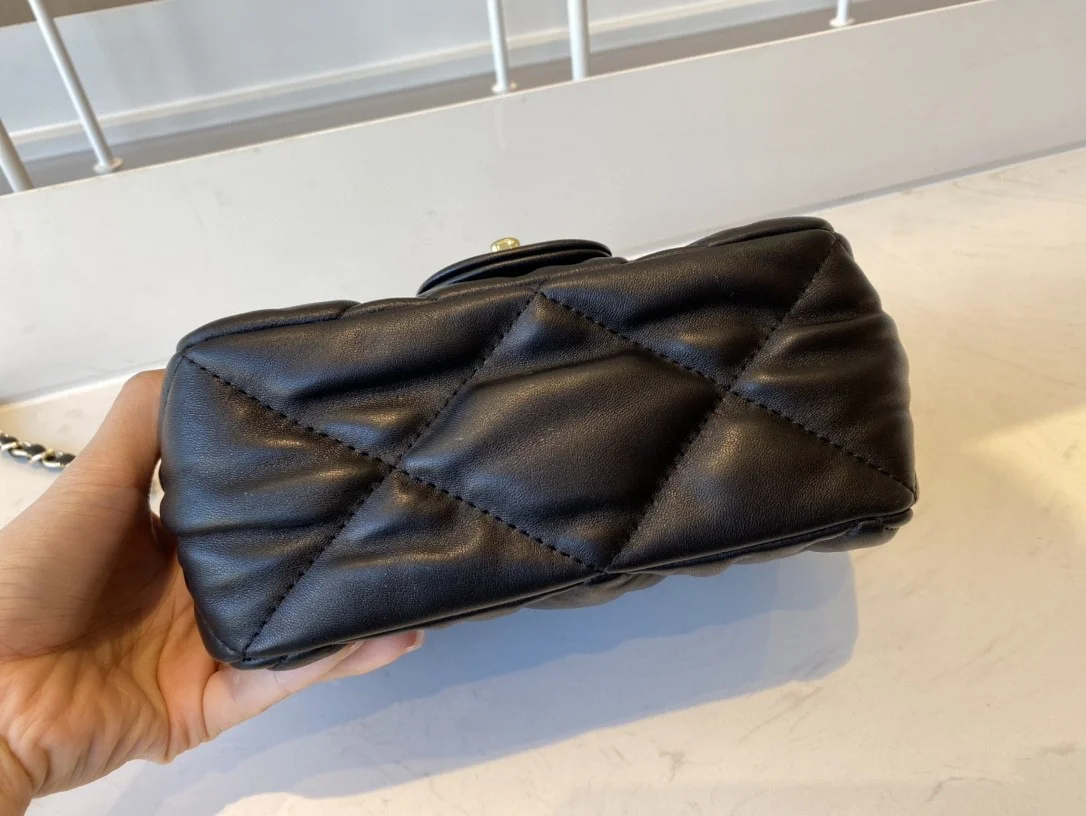 Chanel Small Flap Bag Gold Hardware Black For Women, Women&rsquo;s Handbags, Shoulder Bags 7.5in/19cm AS2232