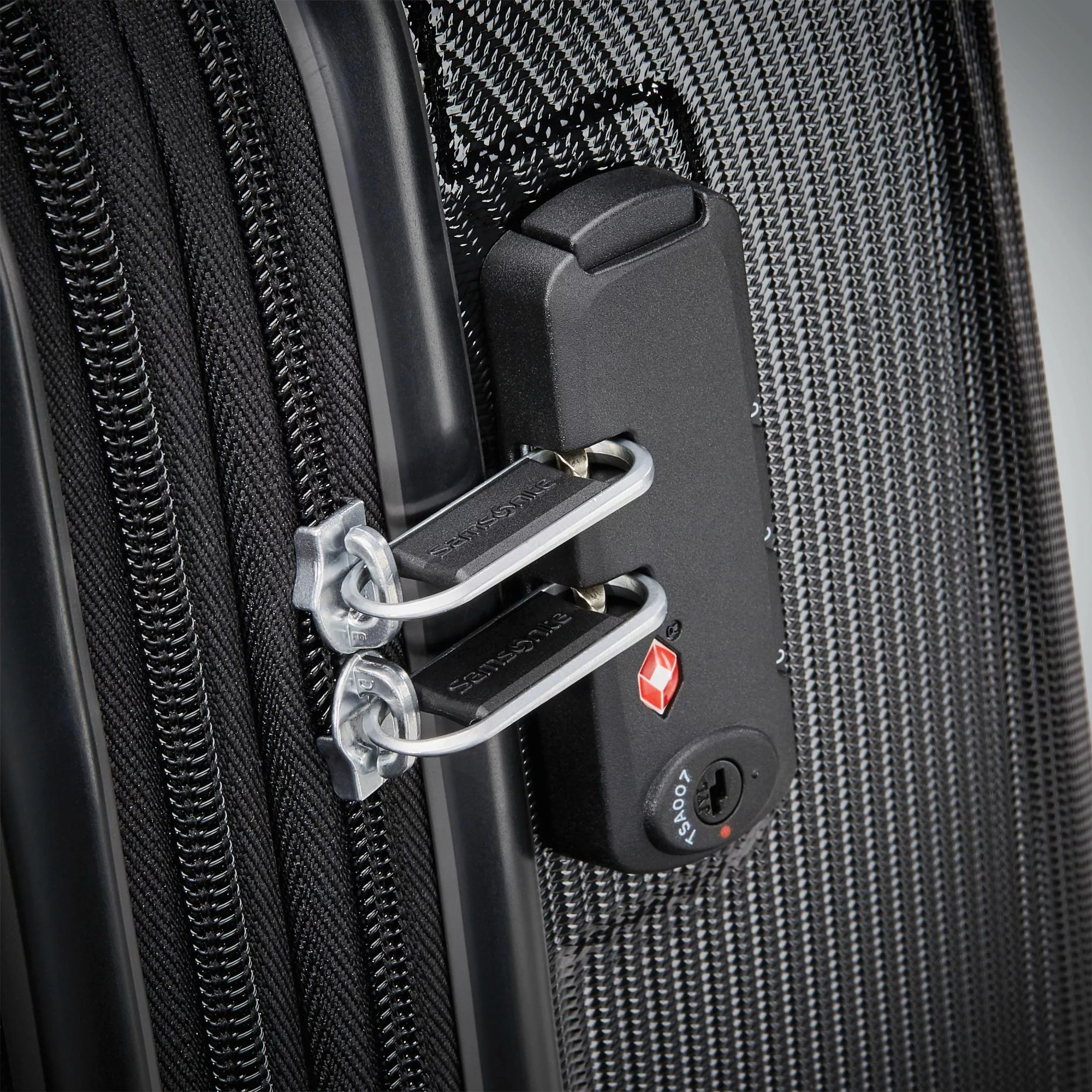 Samsonite Winfield 3 DLX Spinner 56/20 Carry-On - Radiant Selections
