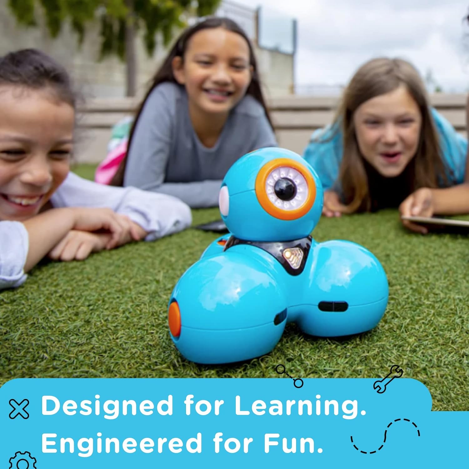 Wonder Workshop Dash – Coding Robot for Kids 6+ – Voice Activated – Navigates Objects – 5 Free Programming STEM Apps – Creating Confident Digital