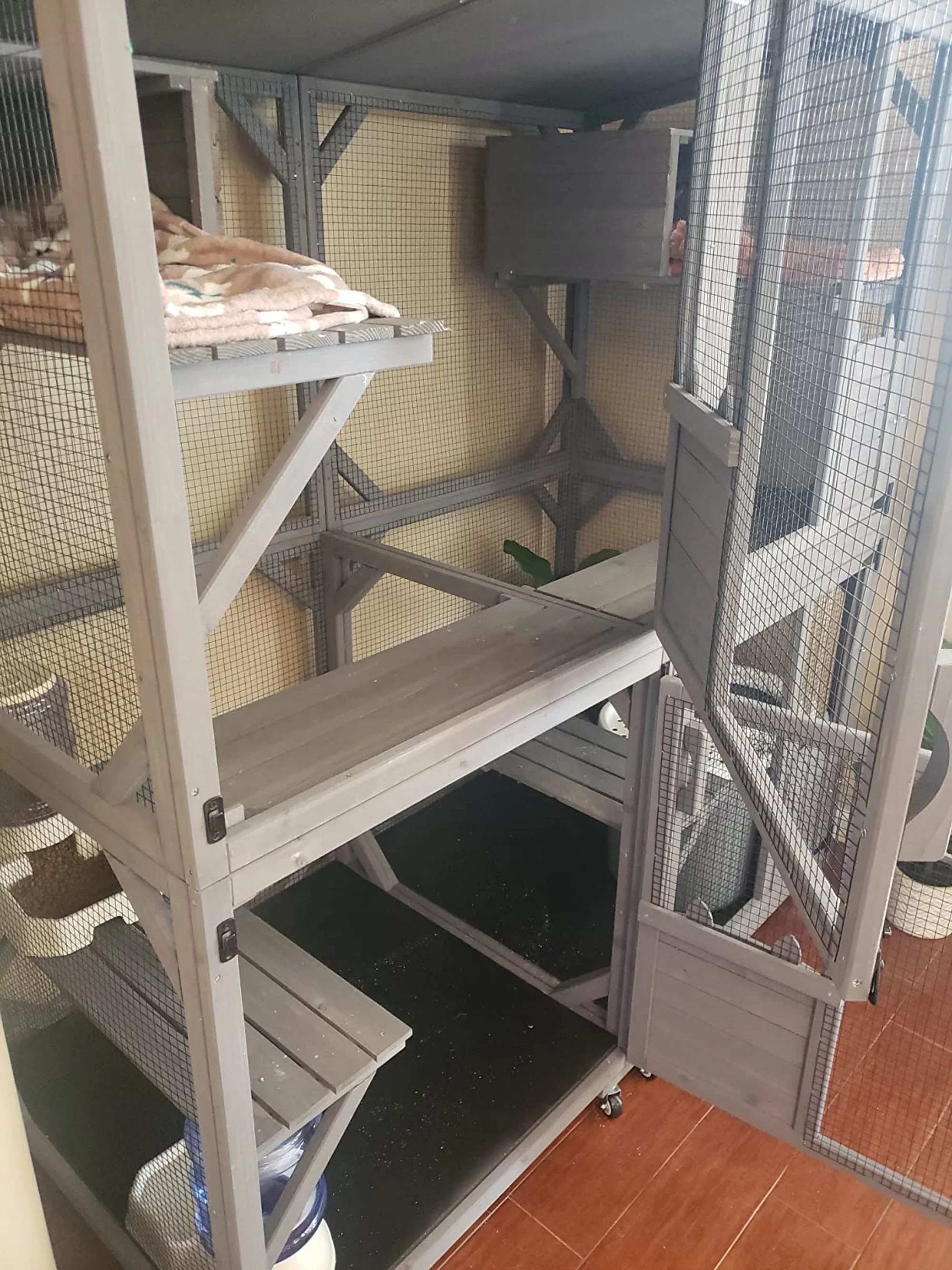 Morgete Catio Outdoor Cat House Wooden Cat Enclosure Resting Box with 3 Platforms, 71 inch Kitten Condo