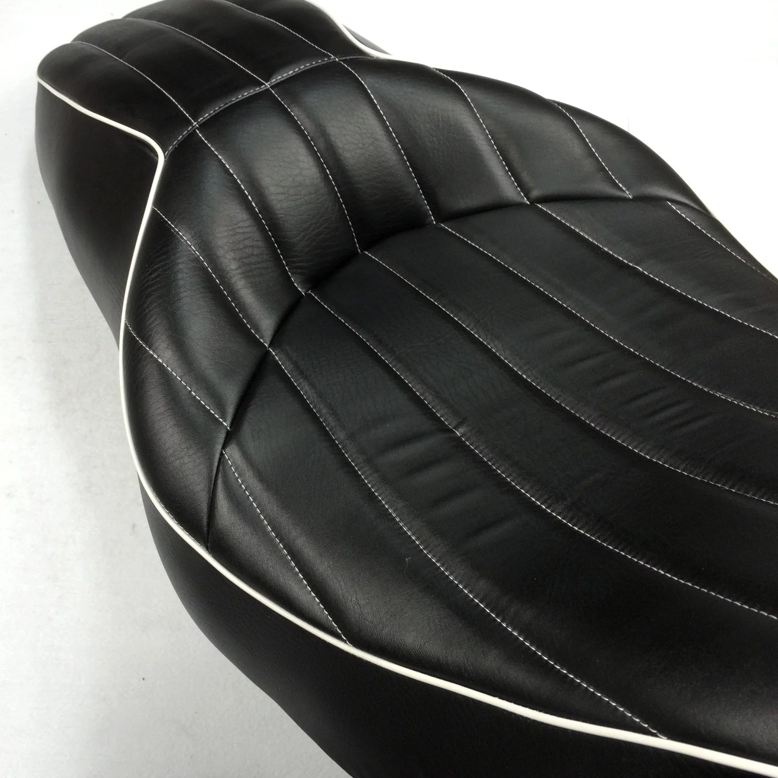 HTT Motorcycle Black Custom Driver Passenger 2-up Vertical Stripes Style Leather Seat For 2007 2008 2009 2010 2011 2012 2013 2014 2015 Harley