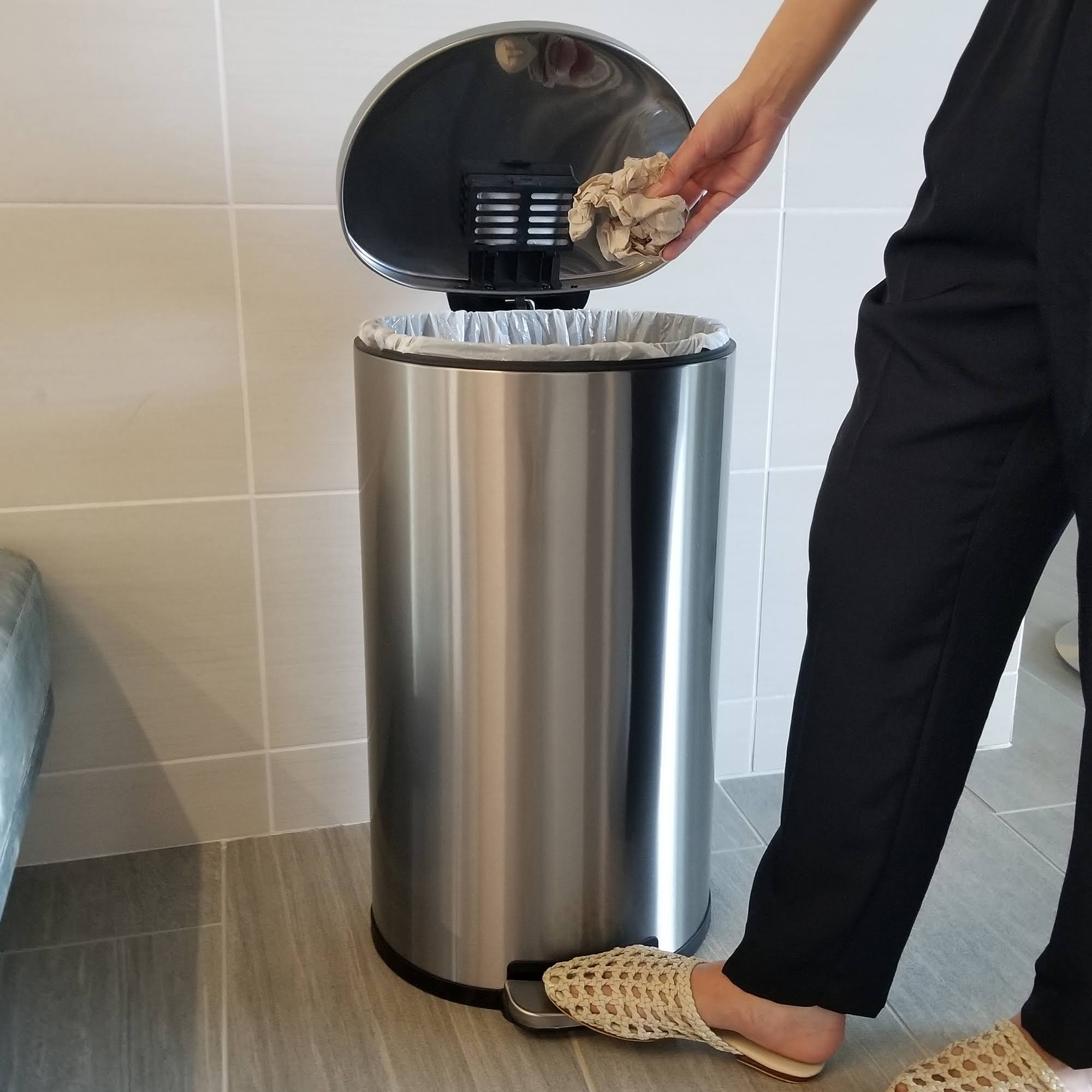iTouchless SoftStep 8 Gallon Kitchen Step Trash Can with Odor Filter u0026 Removable Inner Bucket, Stainless Steel, 30 LITER Sem