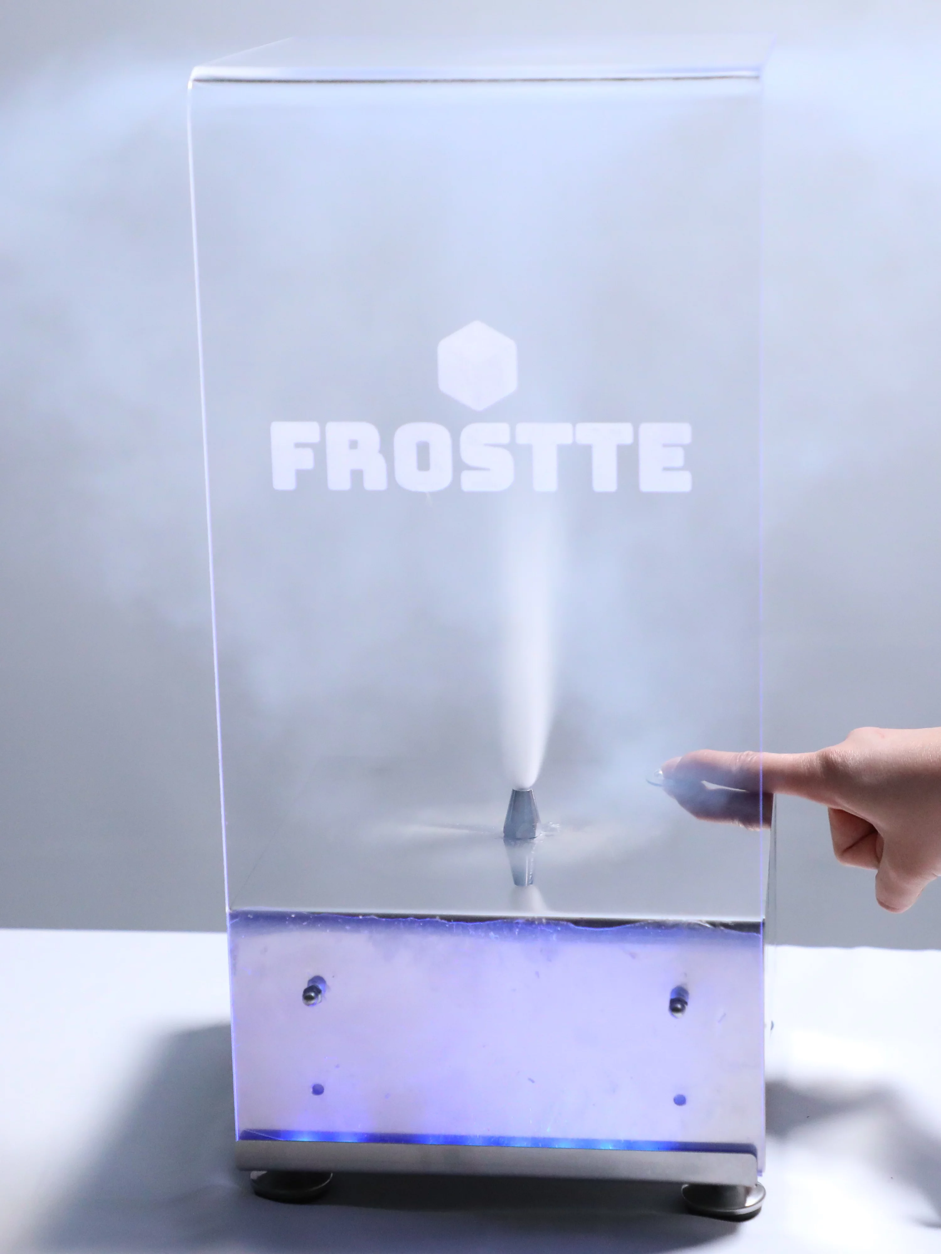 Frostte Instant Glass Chiller CO2 Dry Ice Glass Froster Chills Wine Cocktail Beer Sparkling Water Soda Glass.
