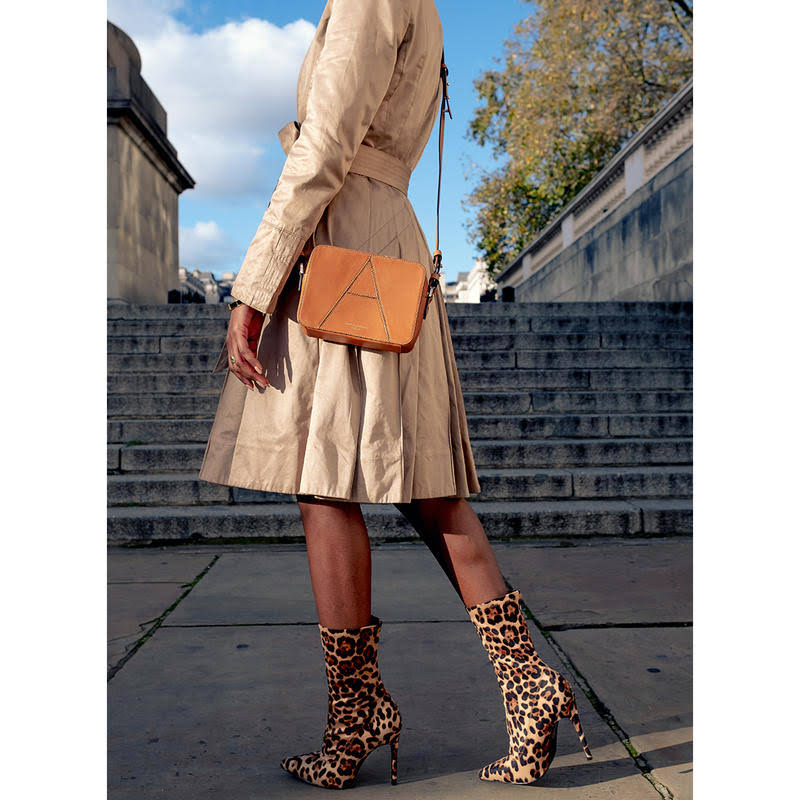 Aspinal of London | Camera A Bag Smooth Tan | Brown