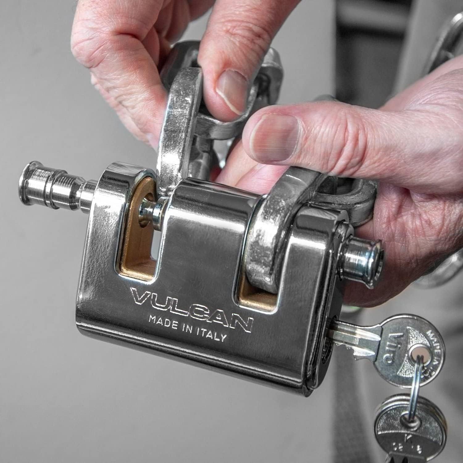 VULCAN Security Chain and Lock Kit - Premium Case-Hardened - 5/16 Inch x 3 Foot (+/- 1.5 Inches) - Chain Cannot Be Cut with Bolt Cutters or Hand Tools