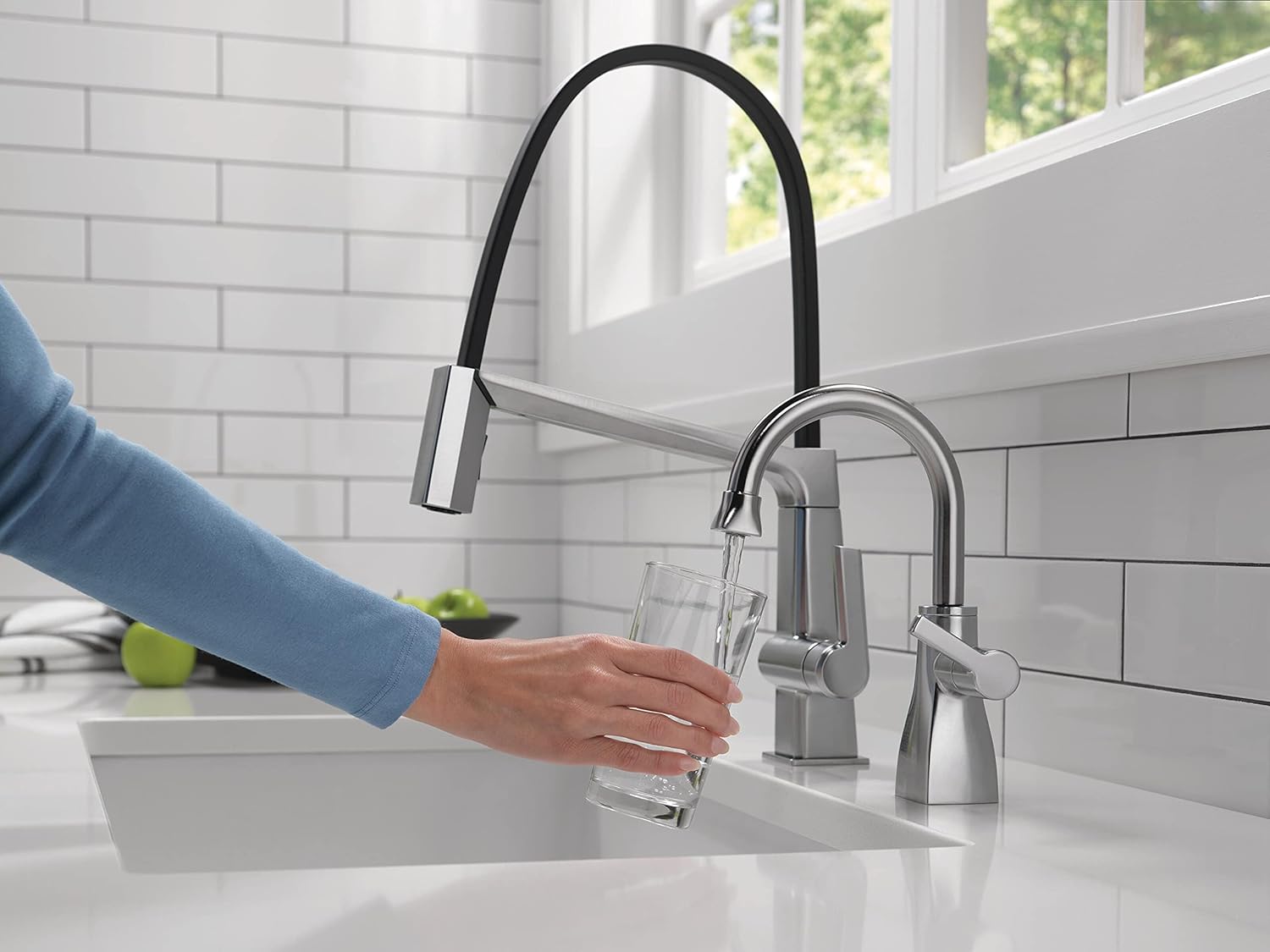 DELTA FAUCET 1940-AR-DST Contemporary Beverage Faucet, Arctic Stainless
