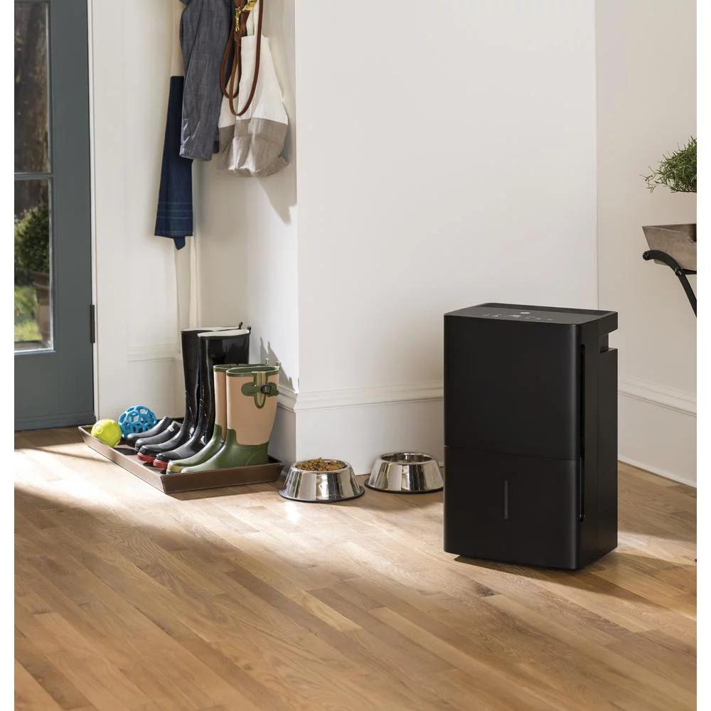 Restored General Electric GE ADEL70LW High-Tech 70 pt High-Quality Home Dehumidifier, Black (Refurbished)