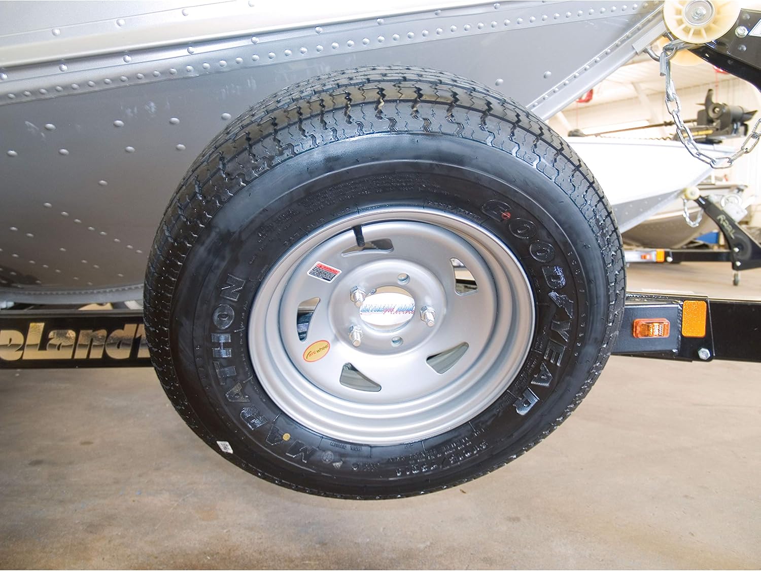Extreme Max 3001.0064 High Mount Spare Tire Carrier