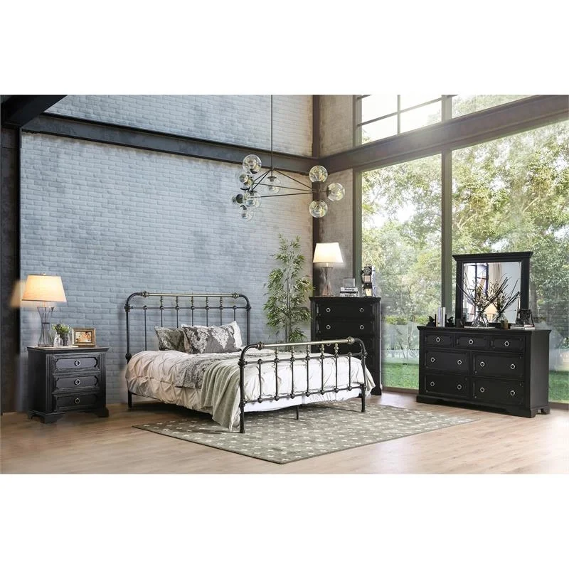 Bowery Hill Farmhouse Metal King Spindle Bed in Antique Black
