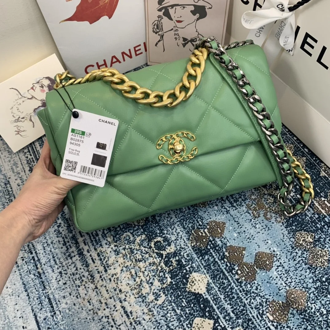 Chanel 19 Flap Bag Gold Hardware Green For Women, Women&rsquo;s Handbags, Shoulder Bags 10.2in/26cm AS1160