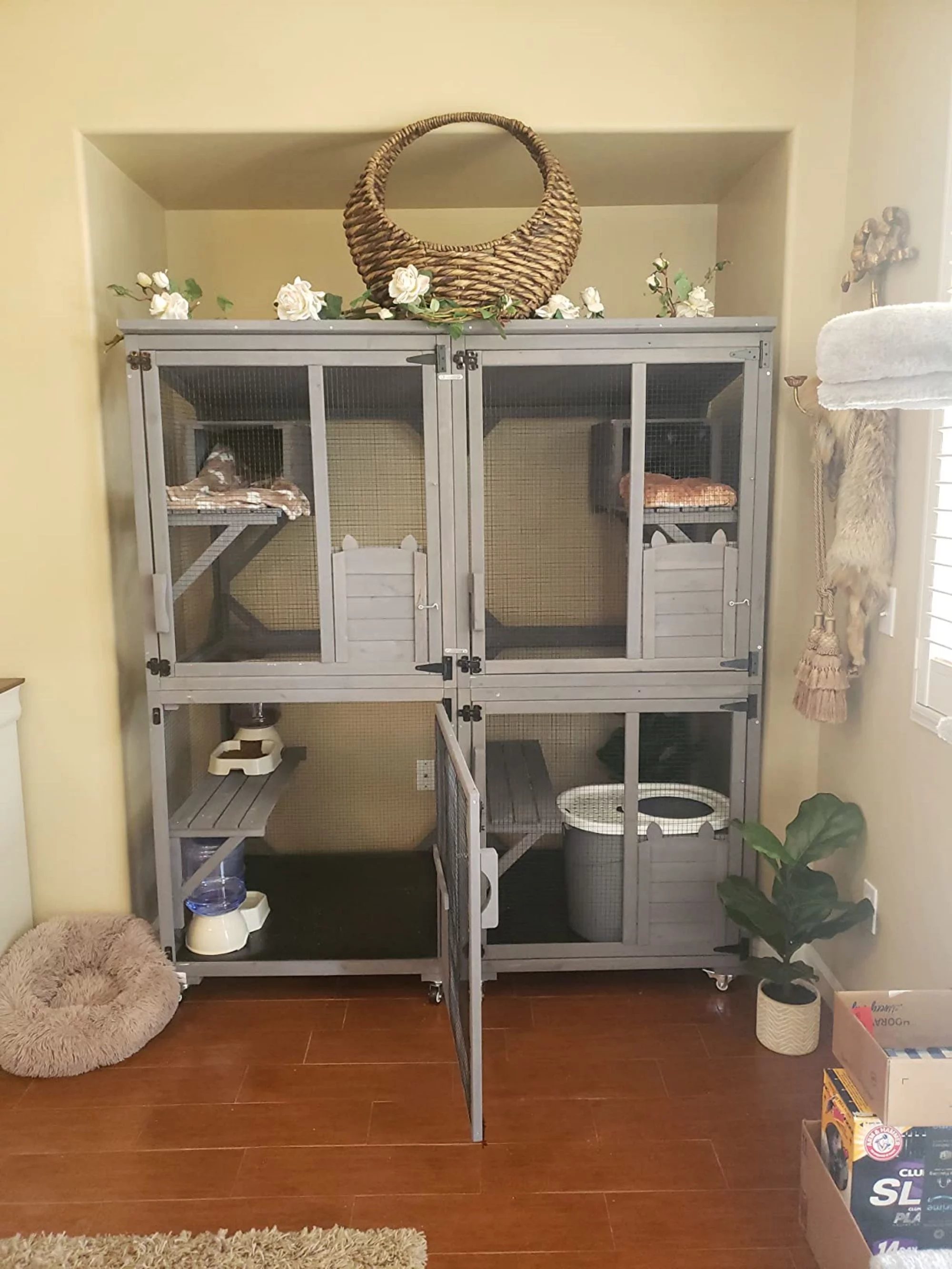 Morgete Catio Outdoor Cat House Wooden Cat Enclosure Resting Box with 3 Platforms, 71 inch Kitten Condo