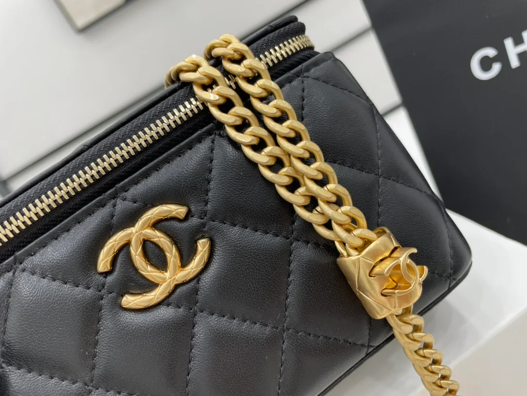 Chanel Small Vanity Case Black With Gold Zipper For Women, Women&rsquo;s Bags 5.9in/15cm