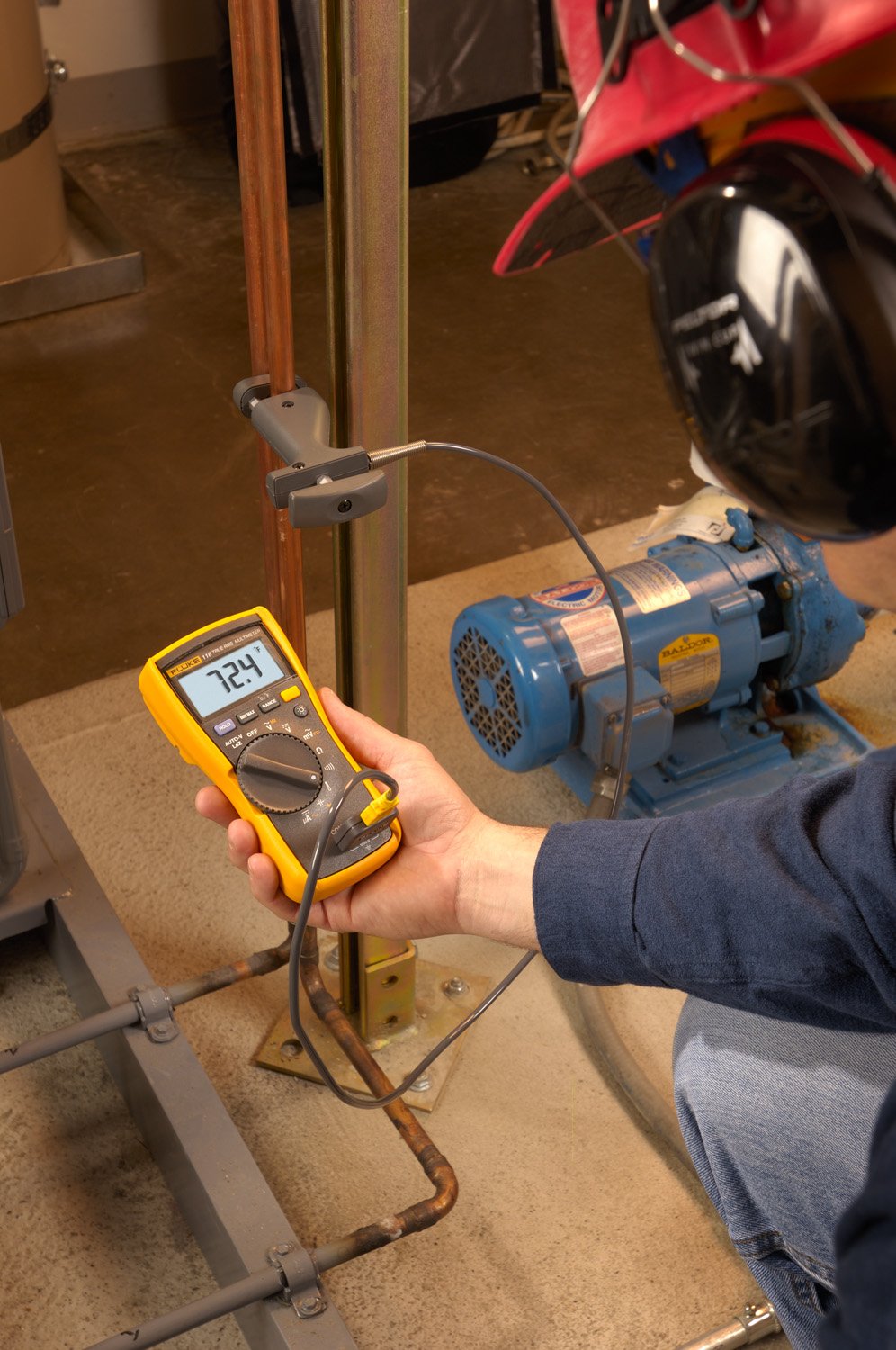 Fluke 116/323 Multimeter and Clamp Meter HVAC Combo Kit, AC/DC Voltage, AC Current 400 A, Microamps To Test Flame Sensors, Includes Temp Probe
