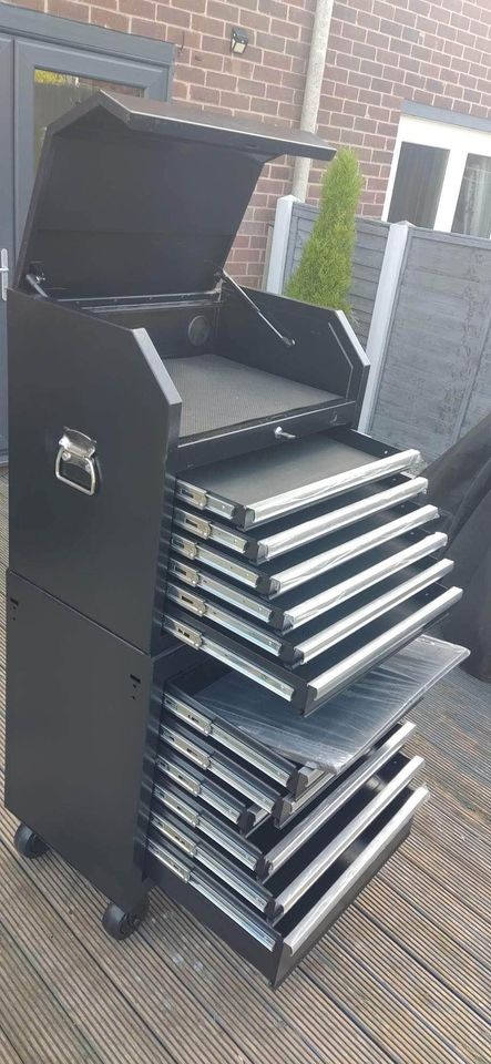 Halfords Advance cabinet Tool Box 12 drawer Slow Close Bottom brand new Top Used Good Condition￼.