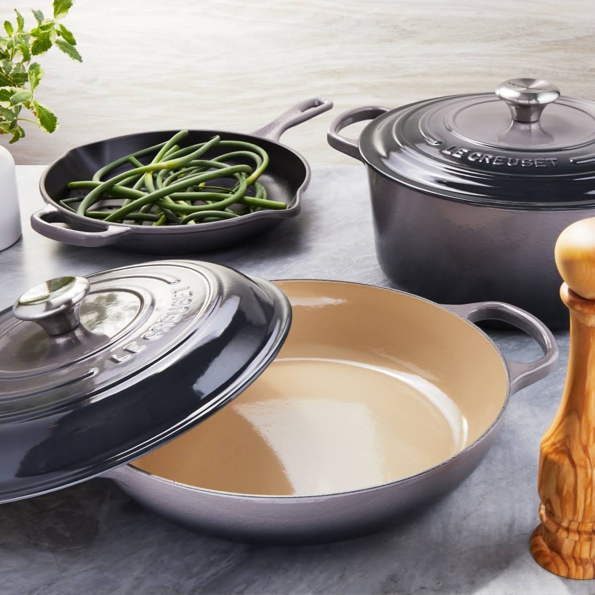 Le Creuset 5 Piece Cast Iron Set - Oyster