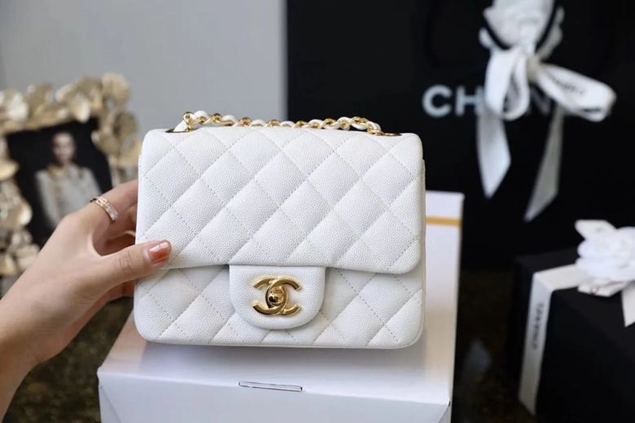 Chanel Classic Mini Flap Bag Golden Hardware White For Women 6.6in/17cm A35200