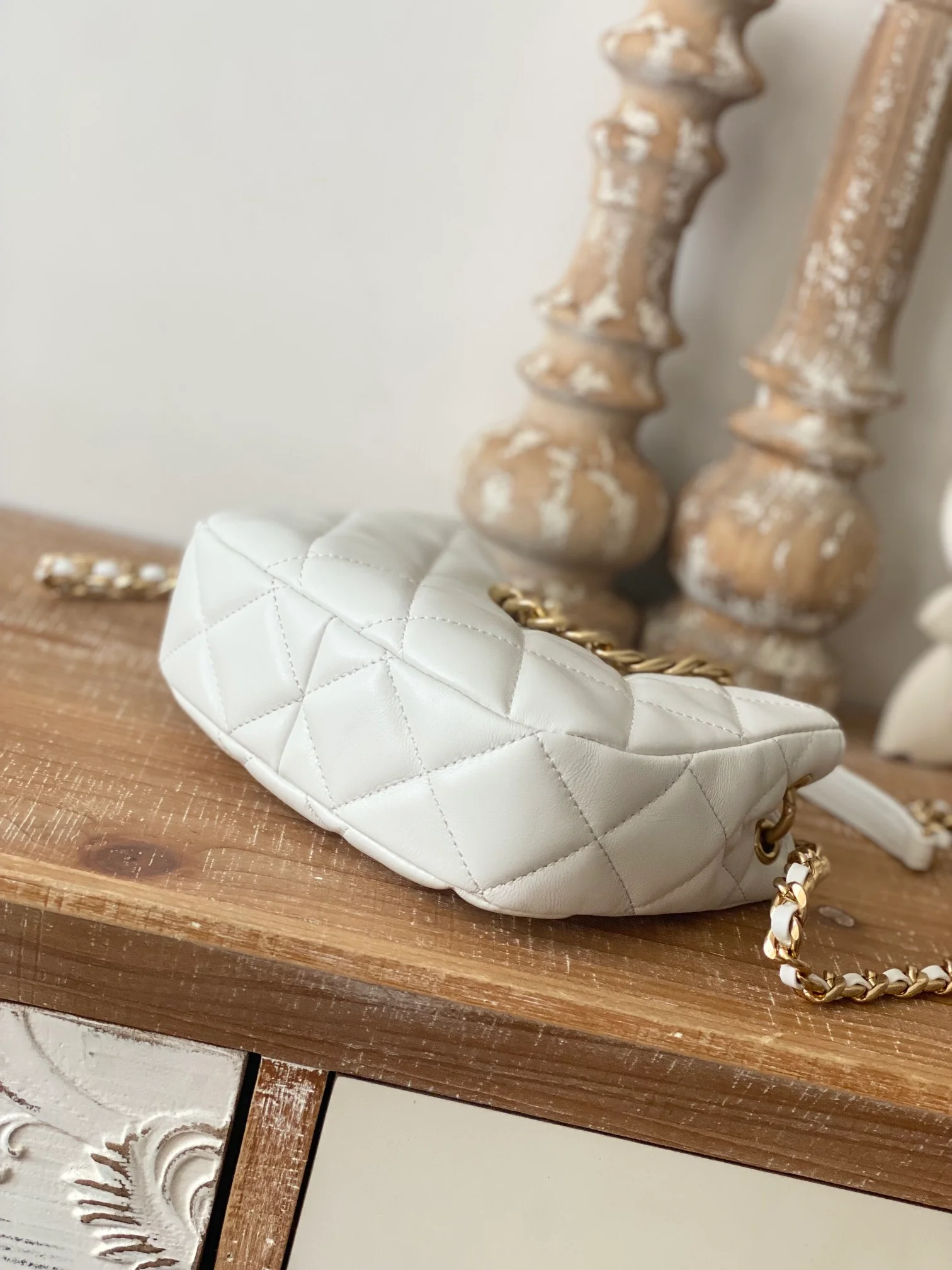 Chanel Small Hobo Bag Gold Hardware White For Women, Women&rsquo;s Handbags, Shoulder Bags 7.5in/19cm