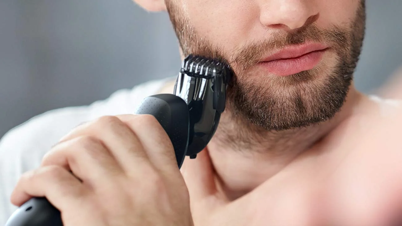 Norelco Series 6000 CORDLESS Mens Shaver with MultiFlex Heads and All NEW Skin Guard Mode and Click-on Precision Beard Styler Trimmer and Charging