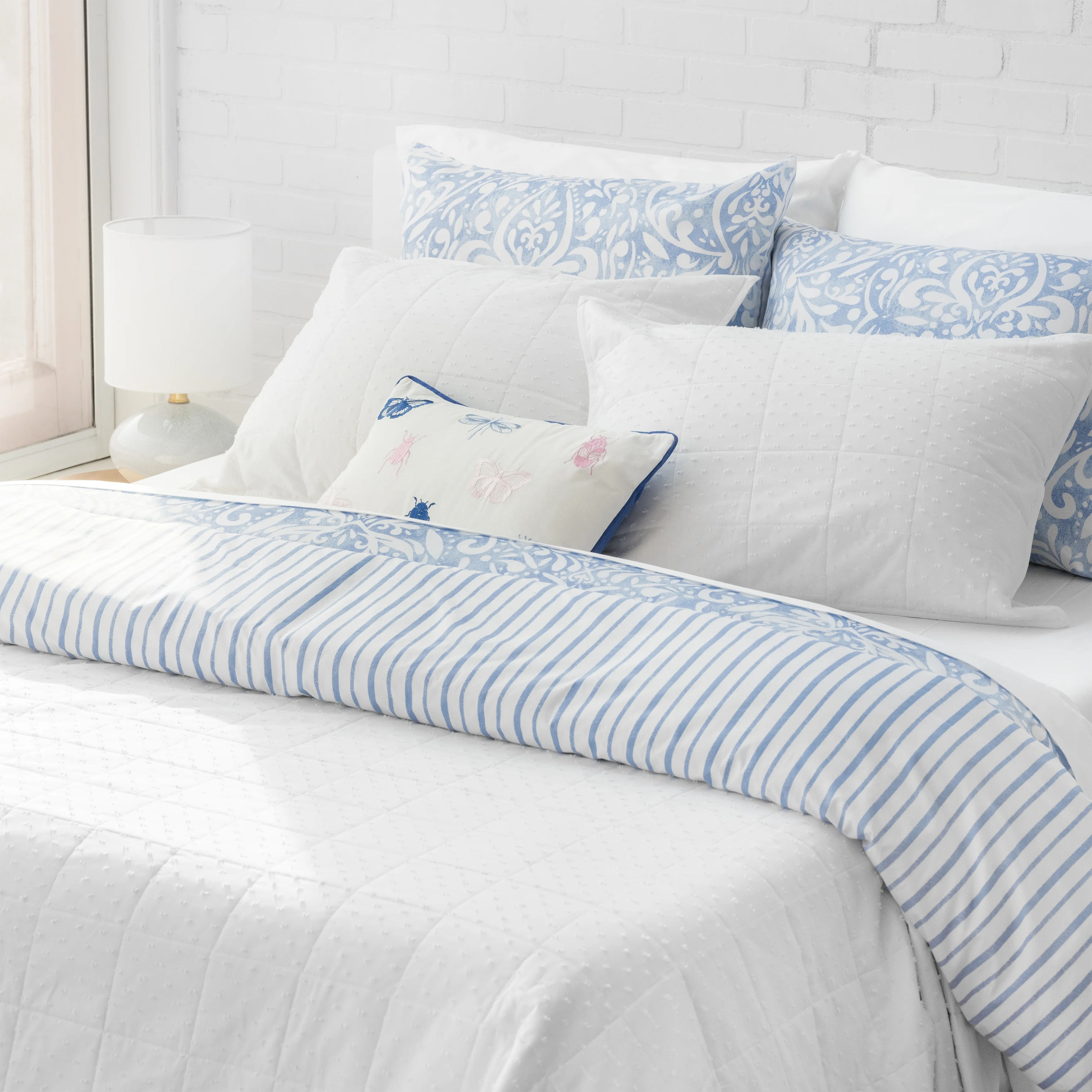 Martha Stewart Avery Medallion 3 Piece Duvet Set