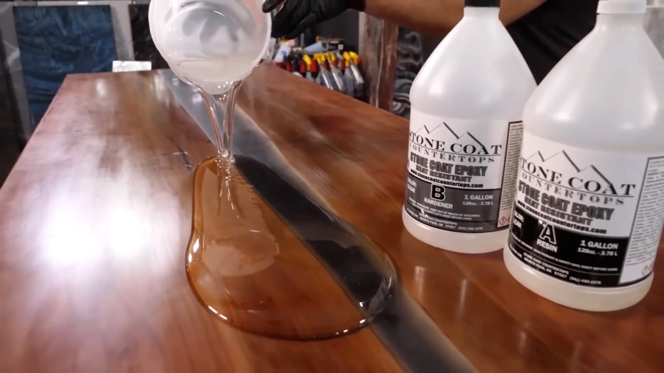 Stone Coat Countertops (1/2 Gallon) Epoxy Resin Kit for DIY Projects, Kitchens, Bathrooms, Counters, Tables, Wood Slabs