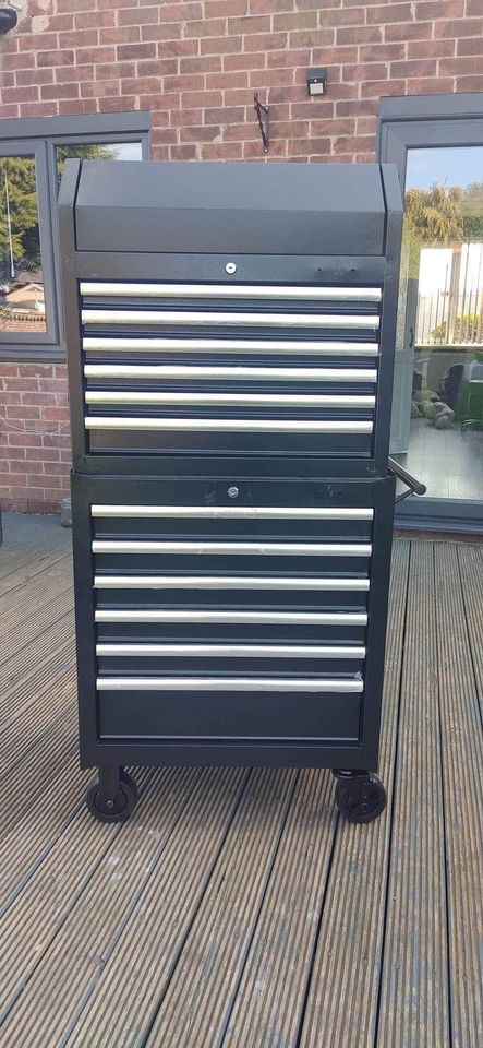 Halfords Advance cabinet Tool Box 12 drawer Slow Close Bottom brand new Top Used Good Condition￼.