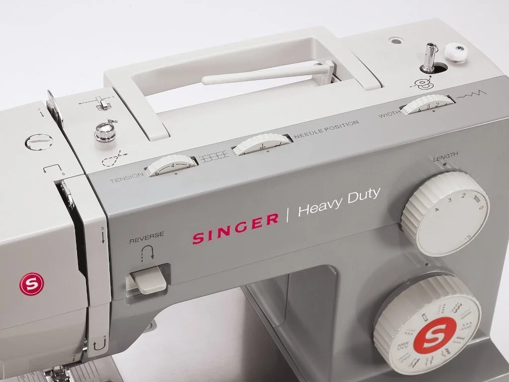 Singer® Heavy Duty 4423 Sewing Machine With 97 Stitch Applications