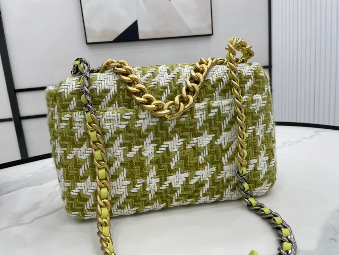 Chanel 19 Large Handbag Gold Hardware Green For Women, Women&rsquo;s Handbags, Shoulder Bags 11.8in/30cm