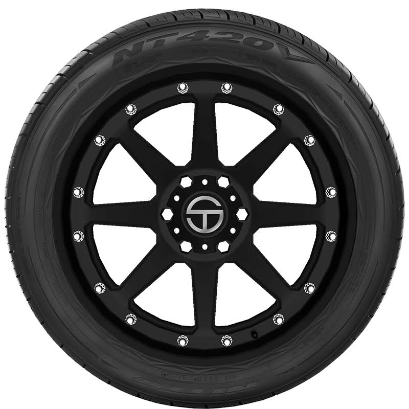 Nitto NT420V All-Season 305/50-20 Tire