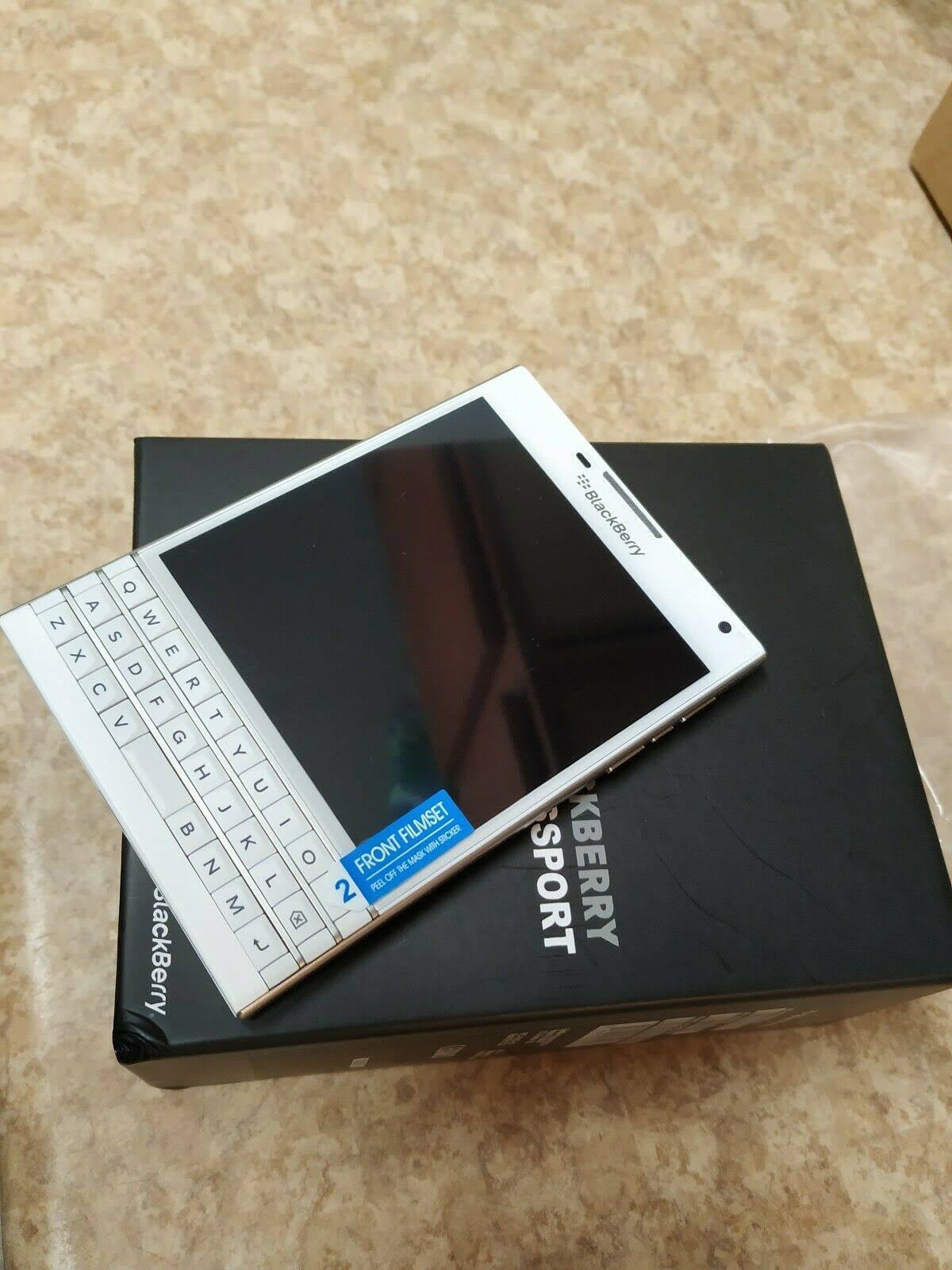 Blackberry Passport - Factory Unlocked Smartphone - White (U.S. Warranty)
