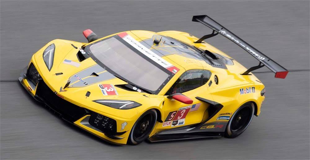 2020 Corvette C8.R Race Car Dealer Exclusive in 1:18 Scale by GT Spirit by GT Spirit