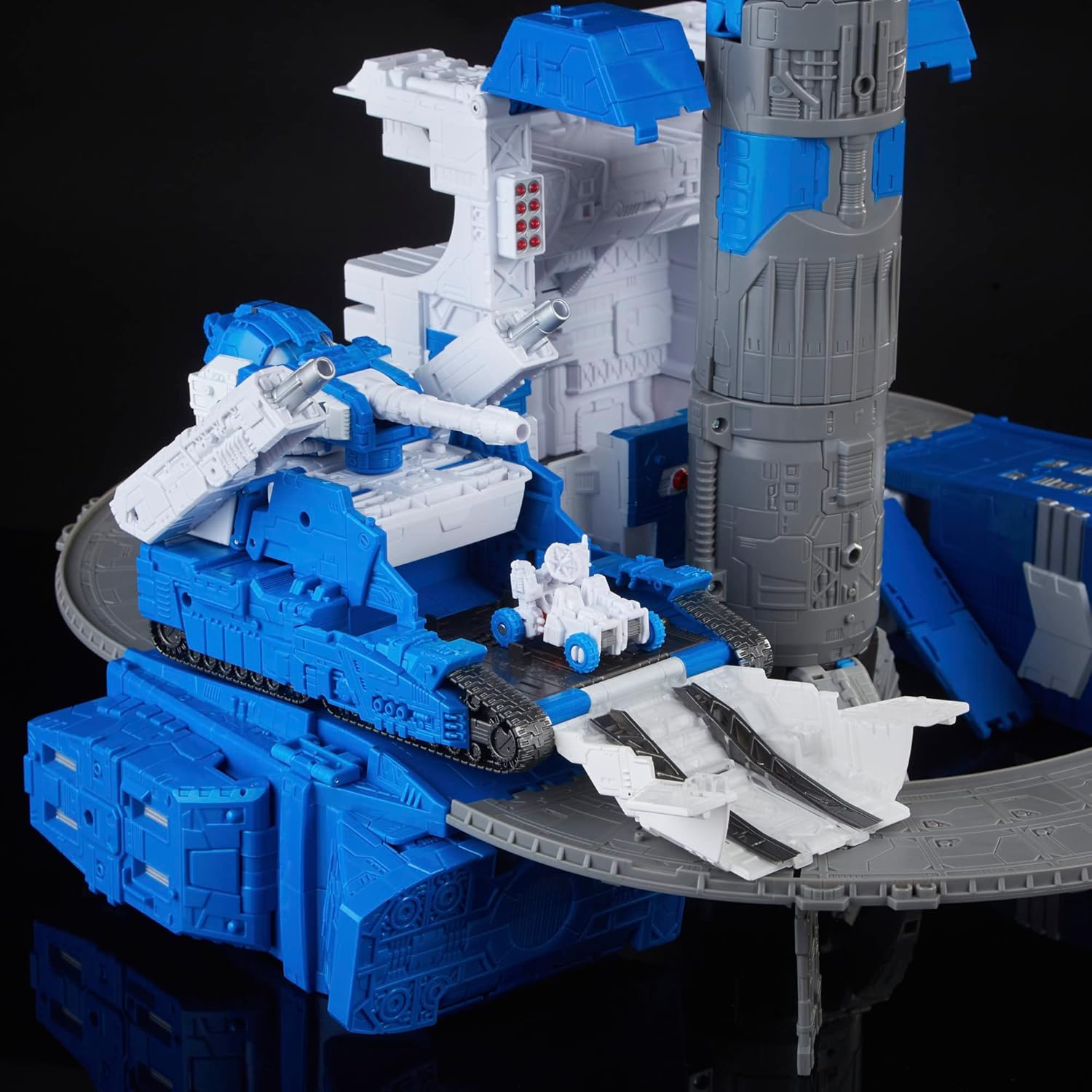 Transformers Generations Selects Legacy Evolution 24 Inch Titan Class Classic Transformers Guardian Robot and Lunar-Tread Action Figure with Hasbro