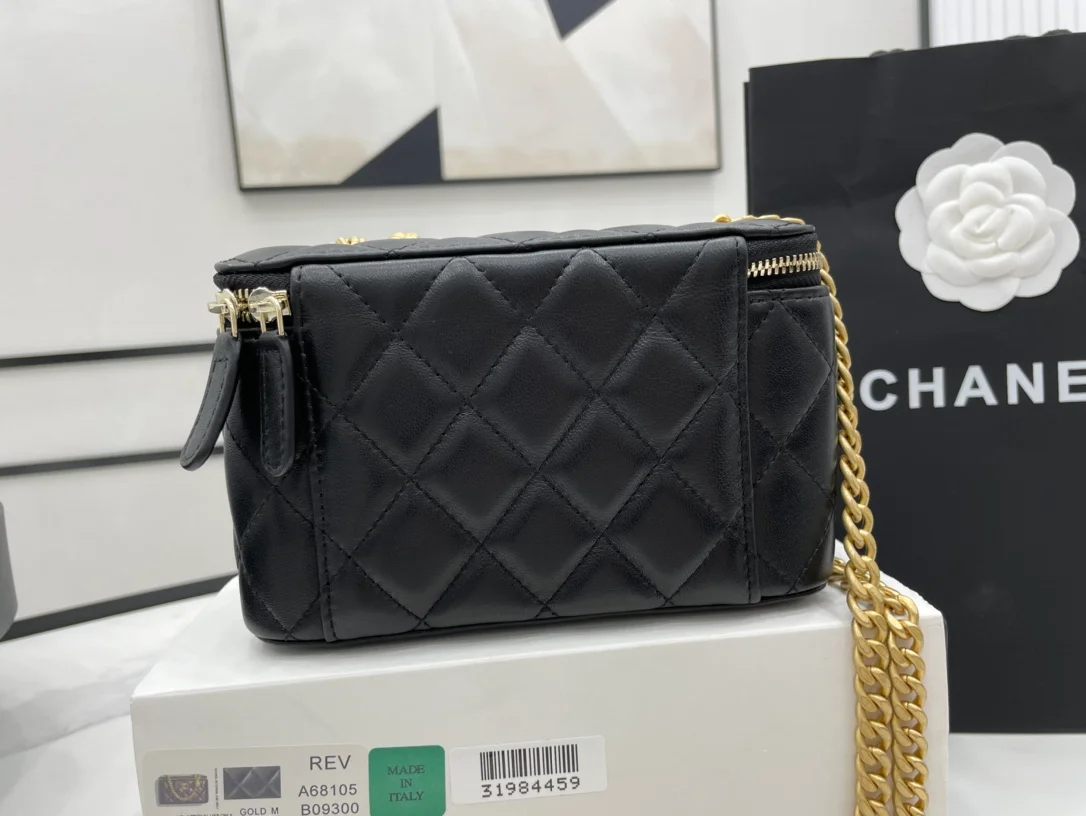 Chanel Small Vanity Case Black With Gold Zipper For Women, Women&rsquo;s Bags 5.9in/15cm