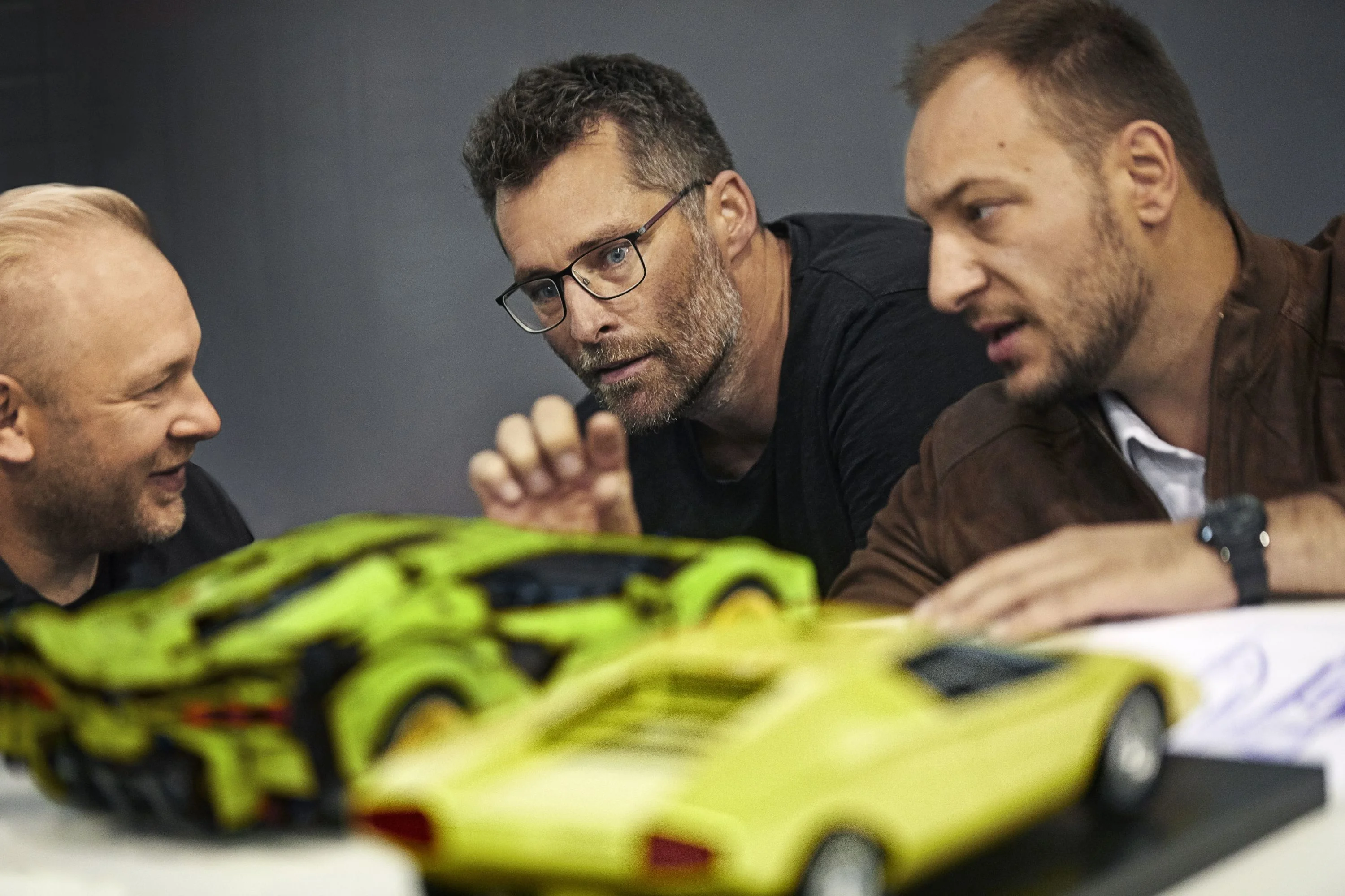 LEGO Technic Lamborghini Sián FKP 37 42115 Building Set - Classic Super Car Model Kit, Exotic Eye-Catching Display, Home or Office Décor