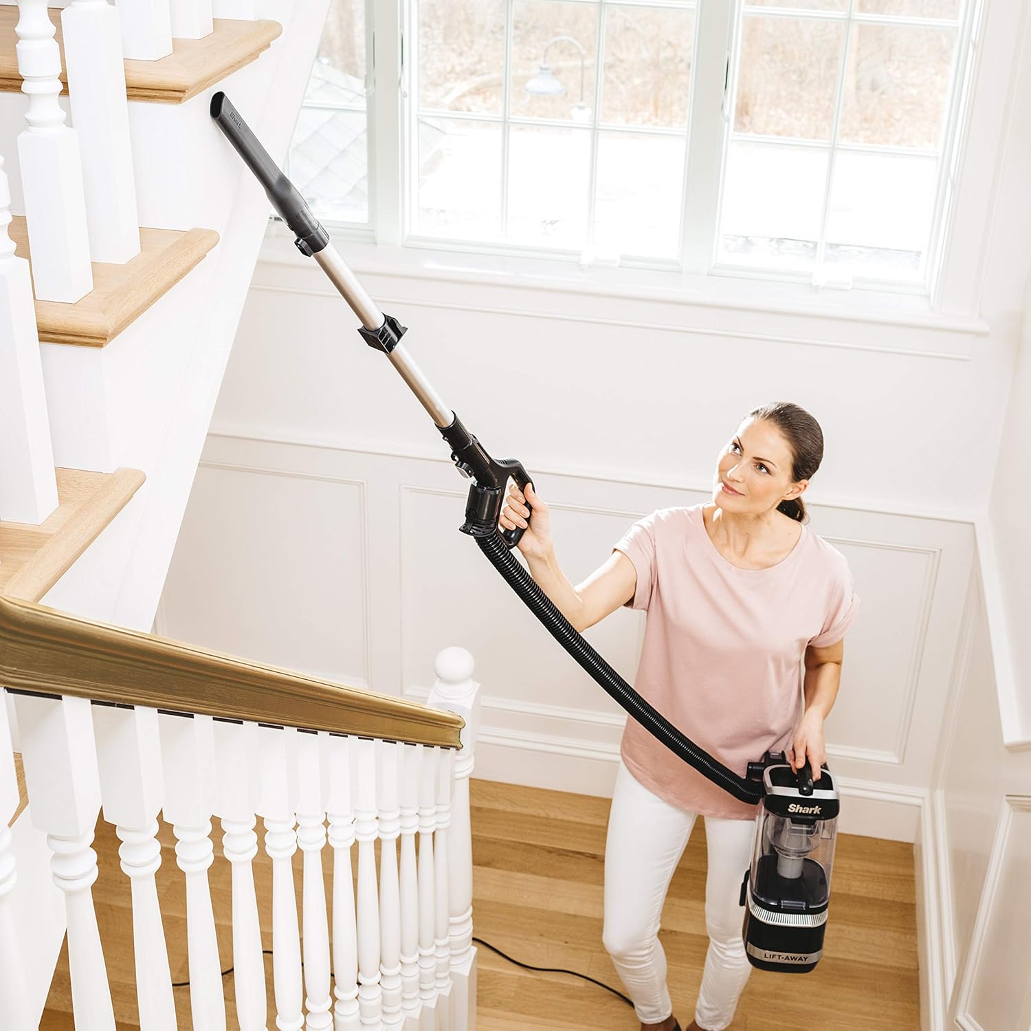 Shark LA322 Navigator Lift-Away ADV Corded Lightweight Upright Vacuum with Detachable Pod Pet Power Brush, Crevice Tool and Dusting Brush