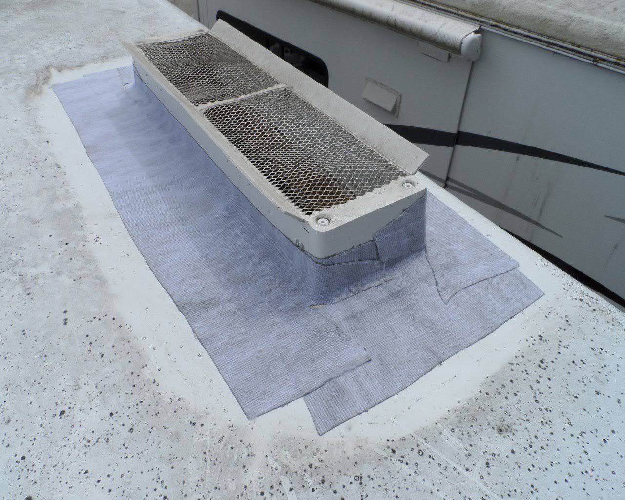 Liquid Rubber RV Roof Coating - Solar Reflective Sealant - Waterproof - Easy to Apply - Brilliant White, 5 Gallon