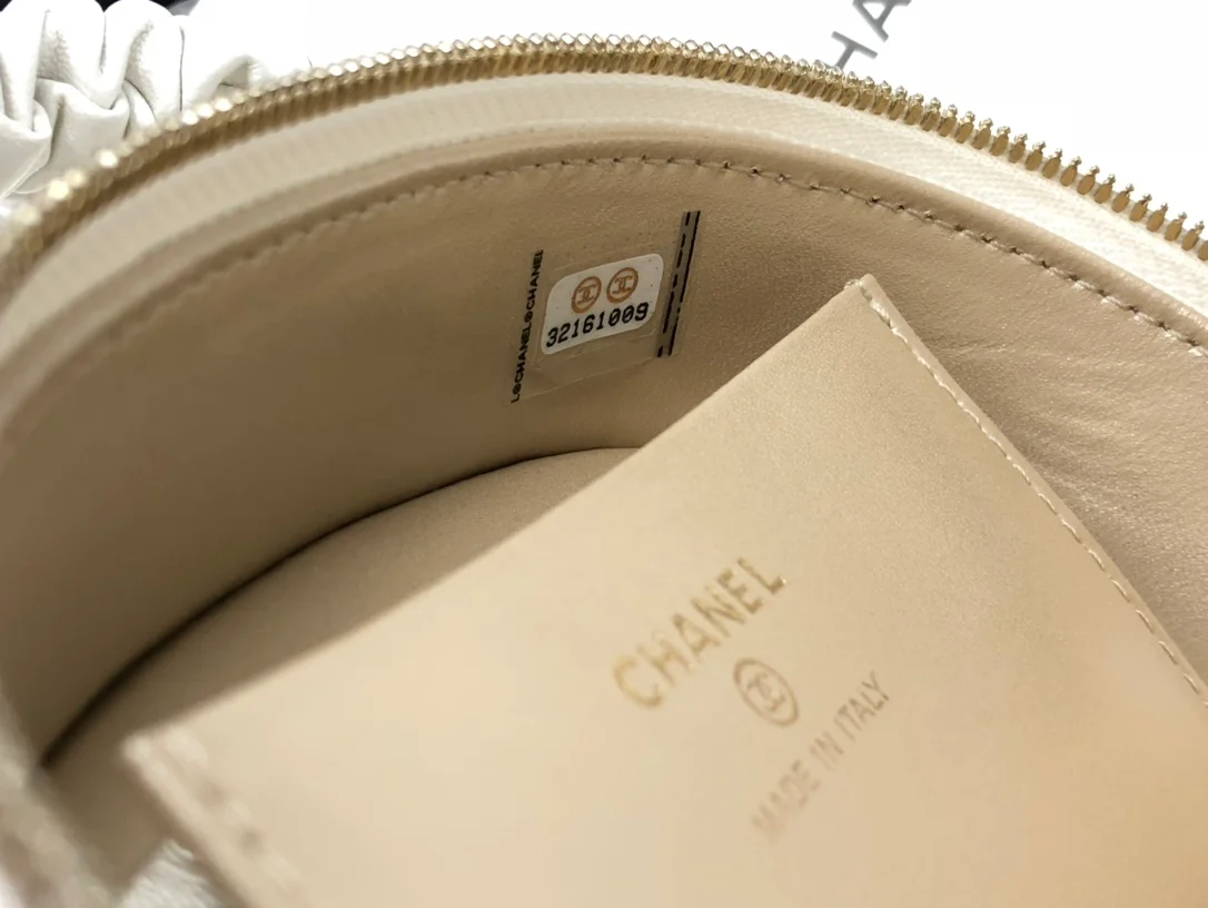 Chanel Vanity Case Shiny Gold White Bag For Women 9.5cm/3.7in