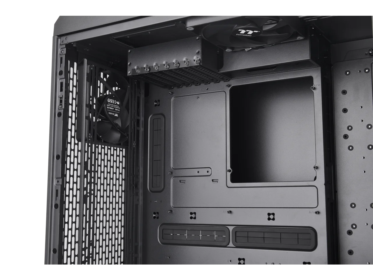 Thermaltake CTE C750 TG ARGB E-ATX Full Tower with Centralized Thermal Efficiency Design; 3x140mm CT140 ARGB Fans Pre-Installed