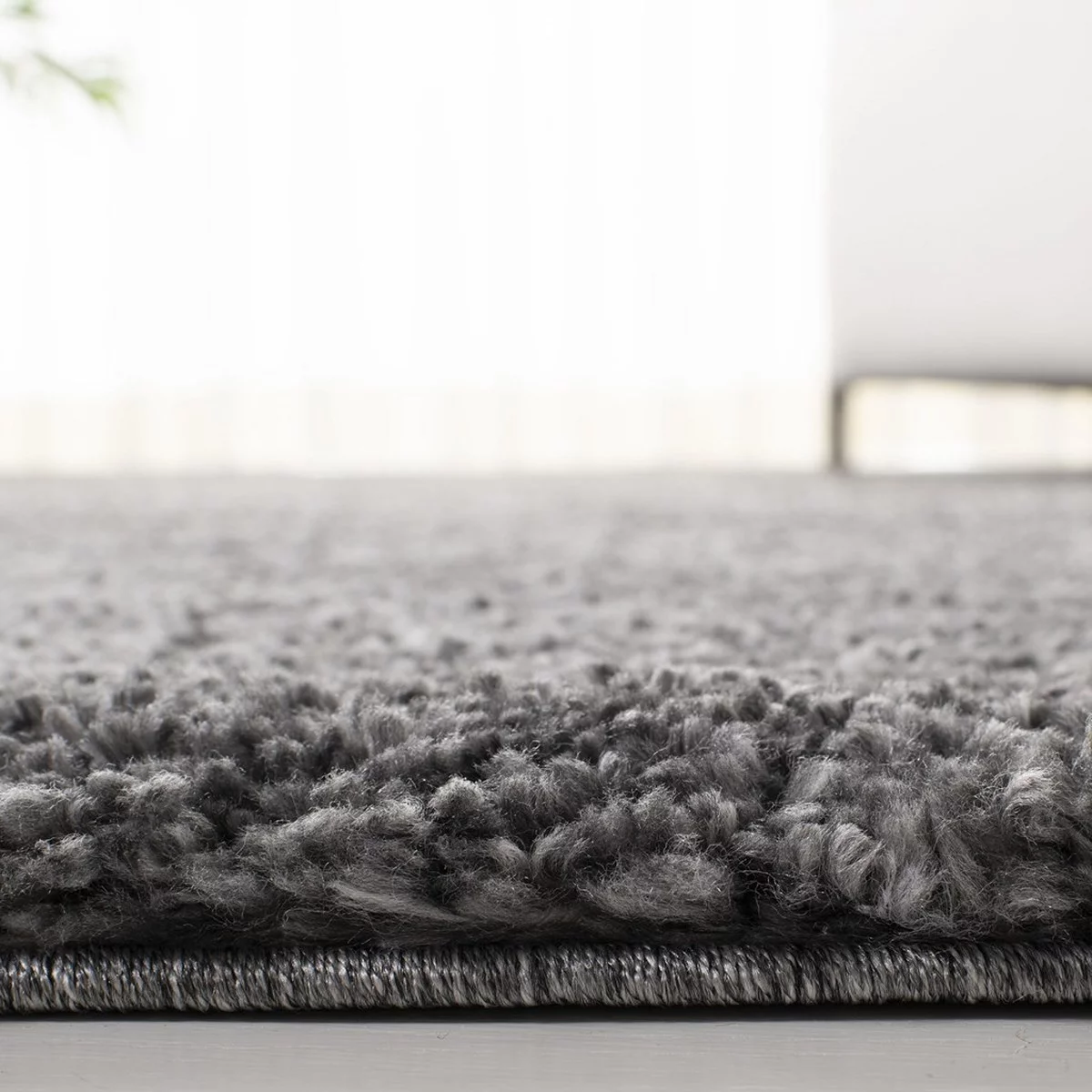 SAFAVIEH August Carlene Solid Plush Shag Area Rug, Grey, 4' x 4' Square