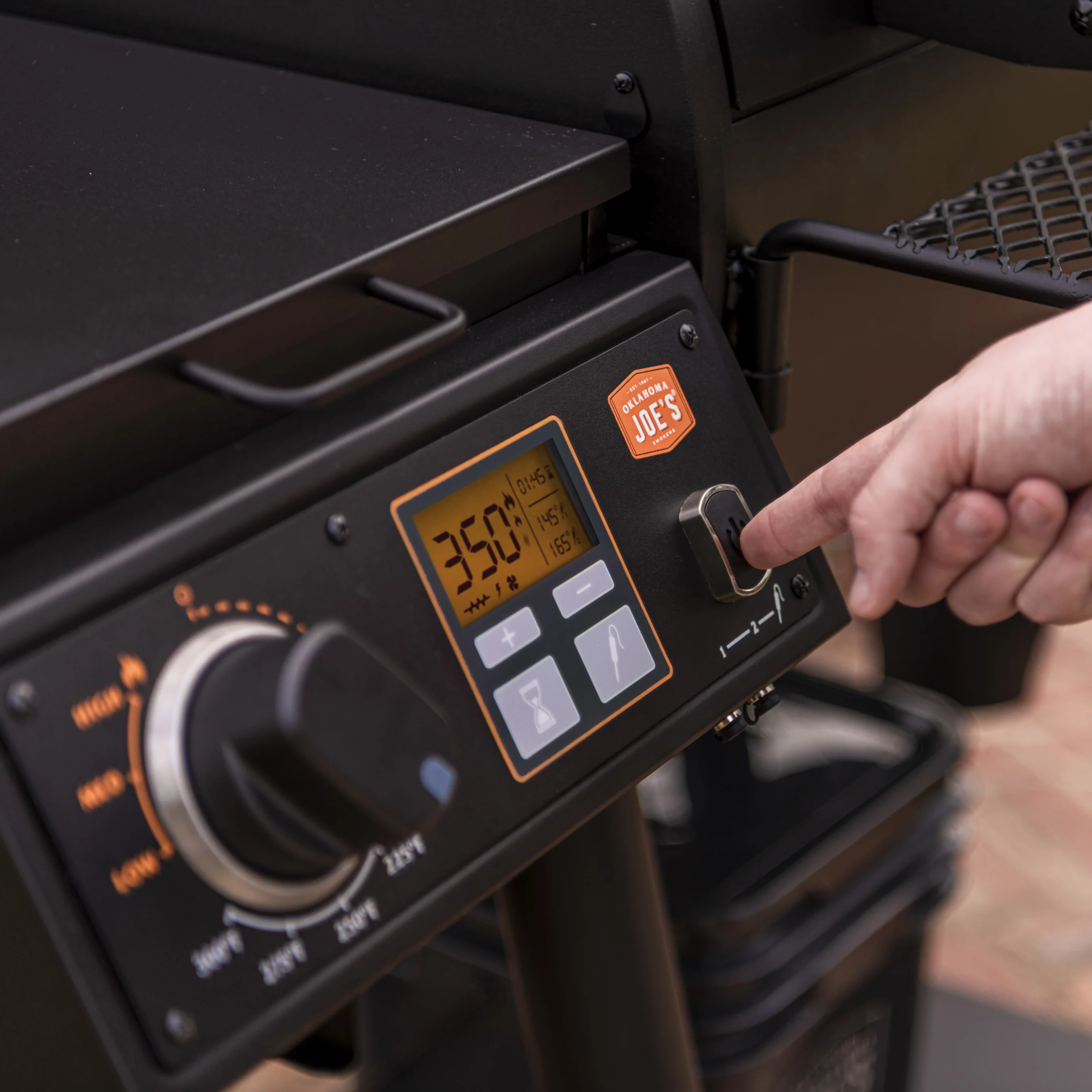 Oklahoma Joe's Rider 900 Pellet Grill