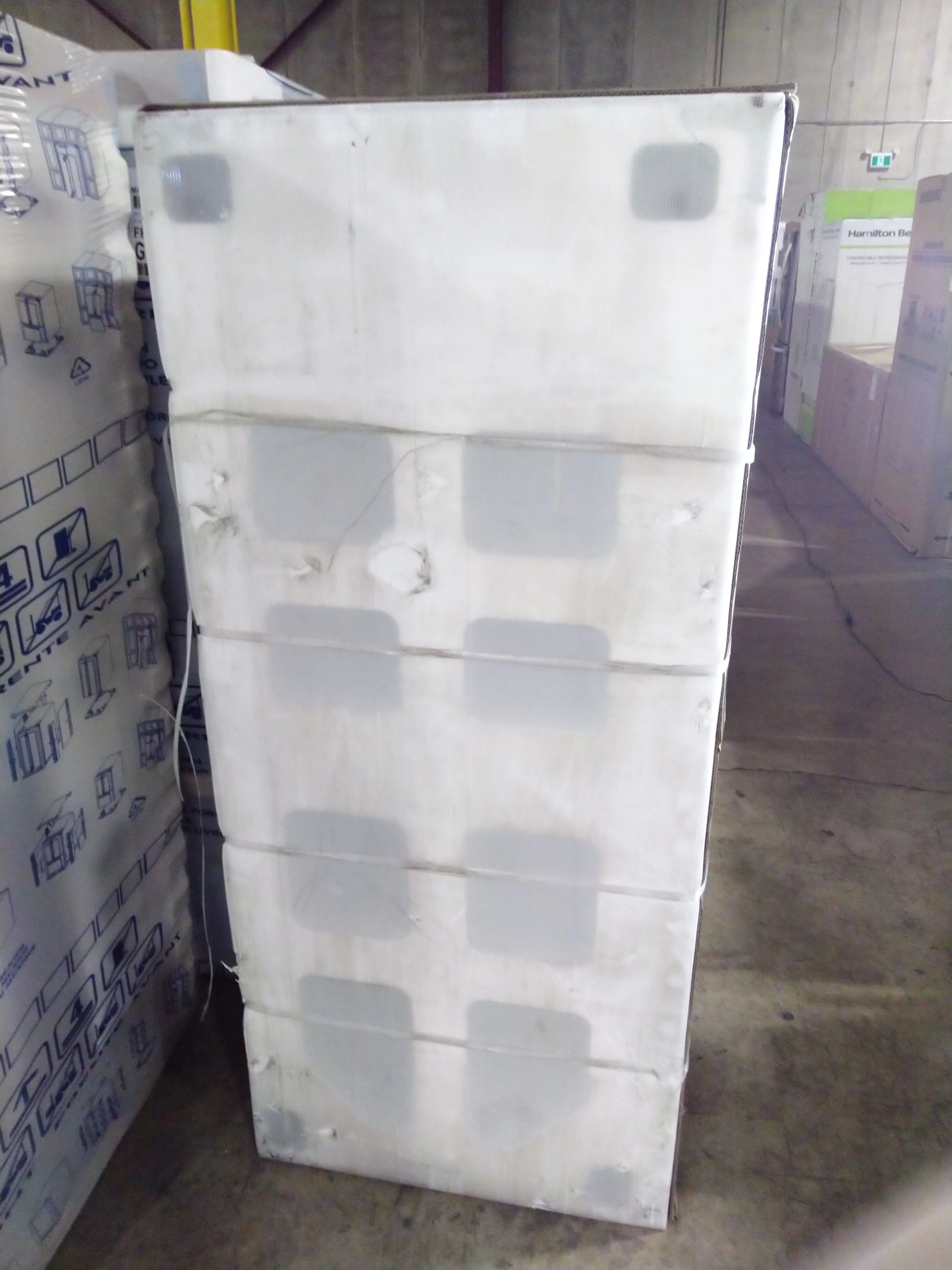 HISENSE 17.7 CU FT. WHITE CONVERTIBLE CHEST FREEZER OR FRIDGE WITH CASTER WHEELS - FC18D6CWD