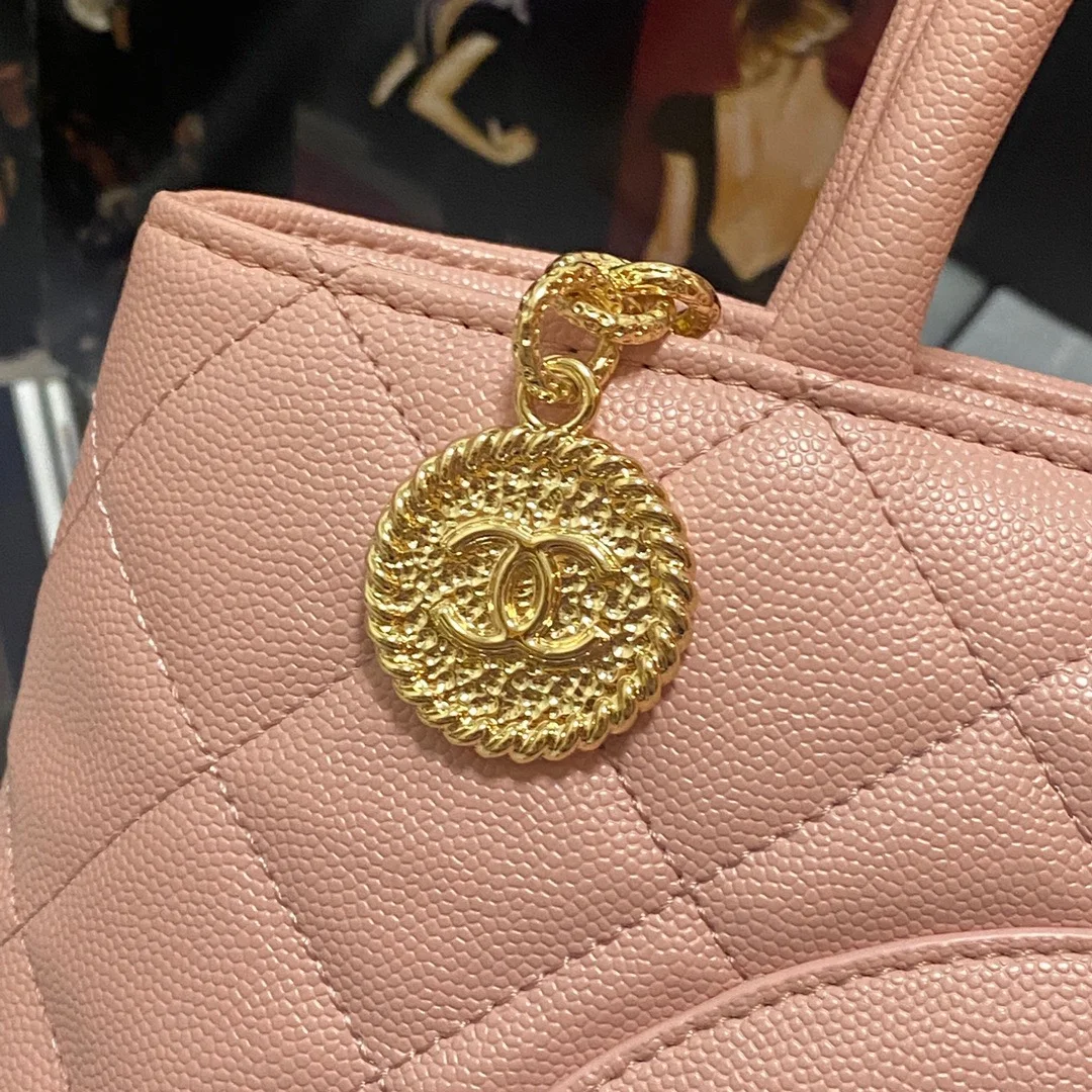 Chanel Medallion Tote Gold Hardware Caviar Pink For Women, Women&rsquo;s Handbags, Shoulder Bags 15.6in/32cm
